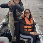2 mulheres pescando